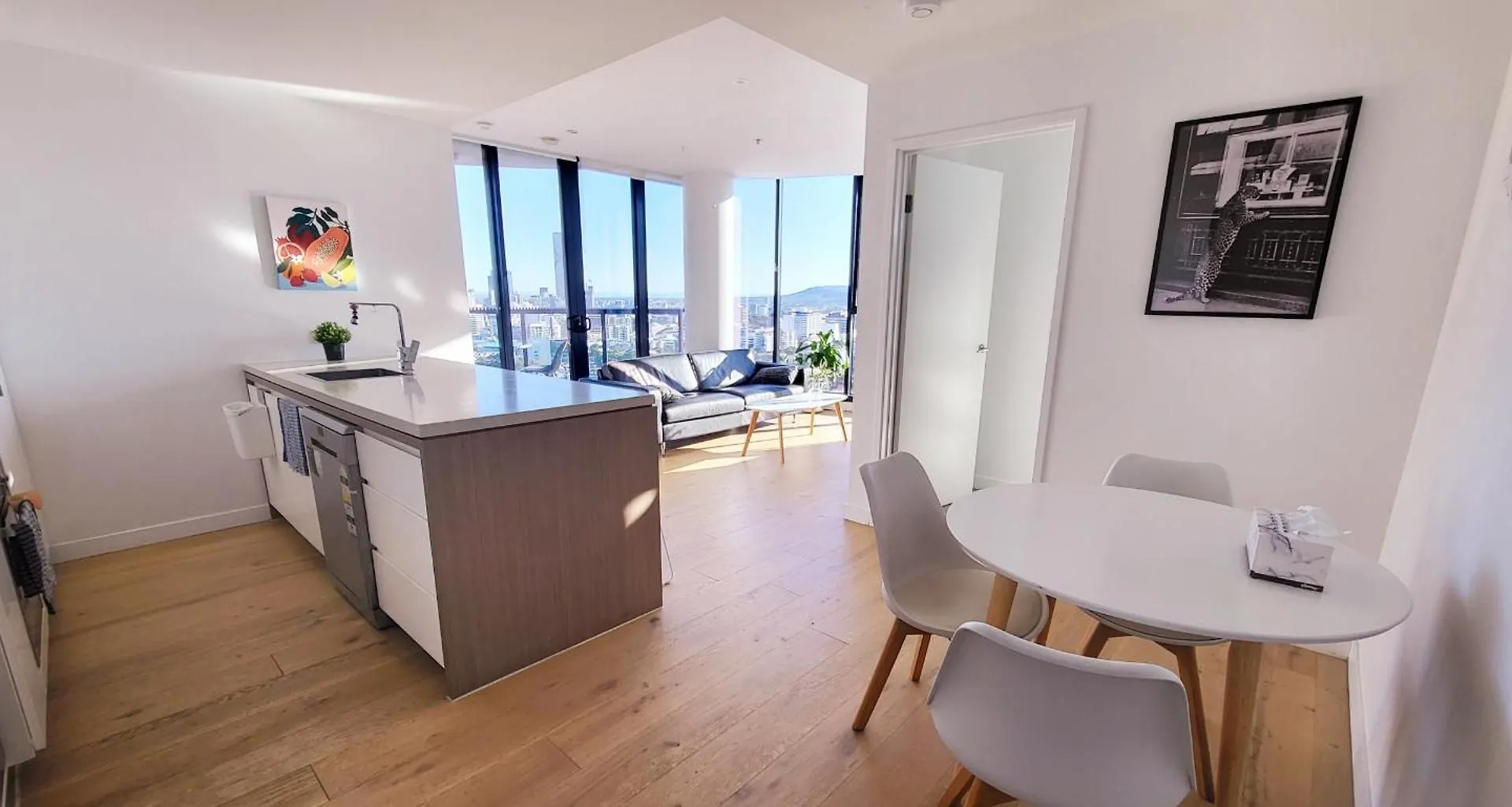 The Fv By Alex 2Br Apartment 布里斯班
