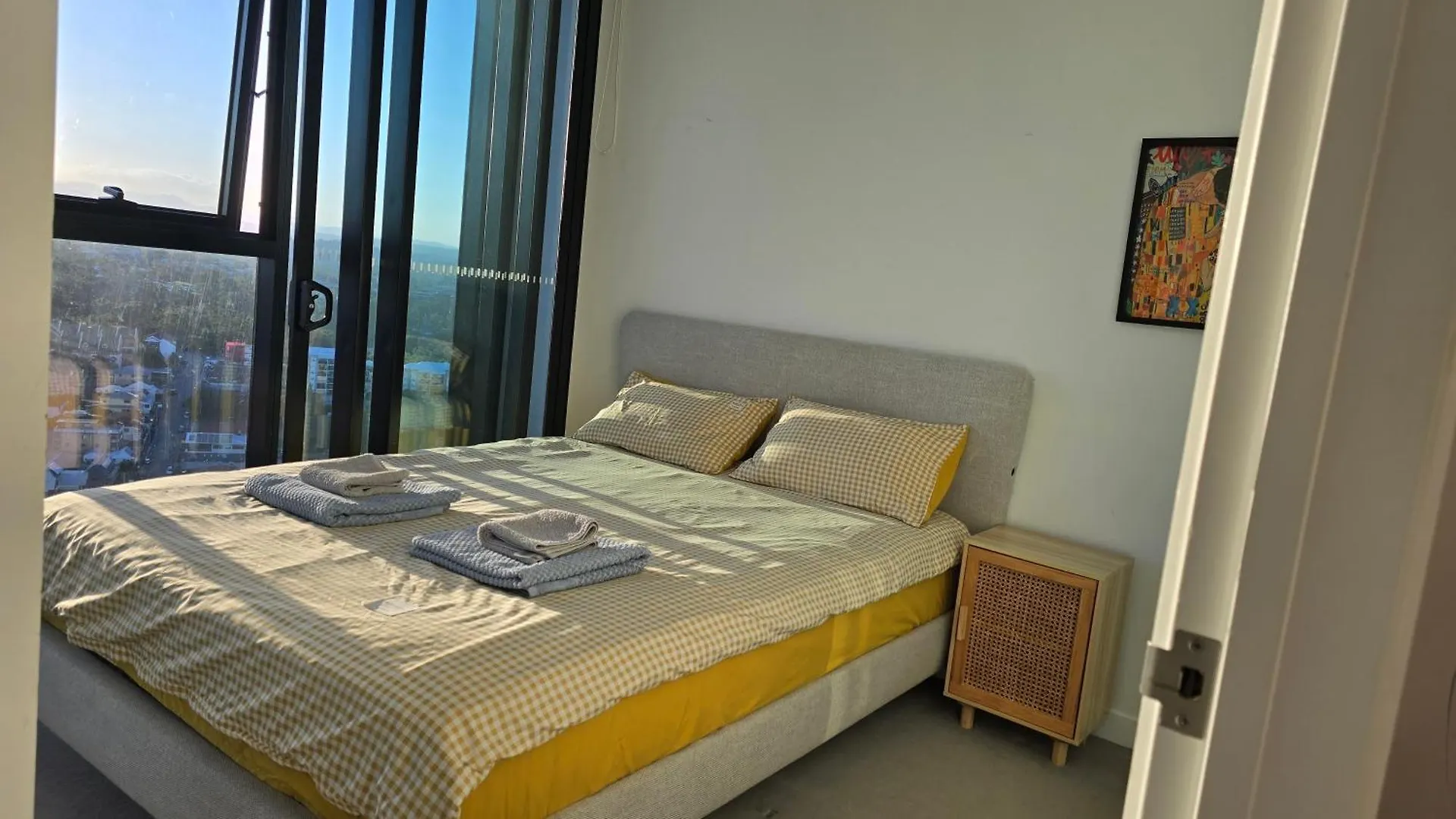 The Fv By Alex 2Br Apartment 布里斯班